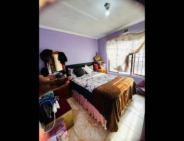 4.5 BEDROOM HOUSE FOR SALE IN UMLAZI BB